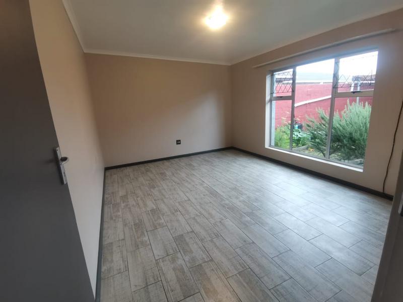 To Let 2 Bedroom Property for Rent in Zeekoevlei Western Cape